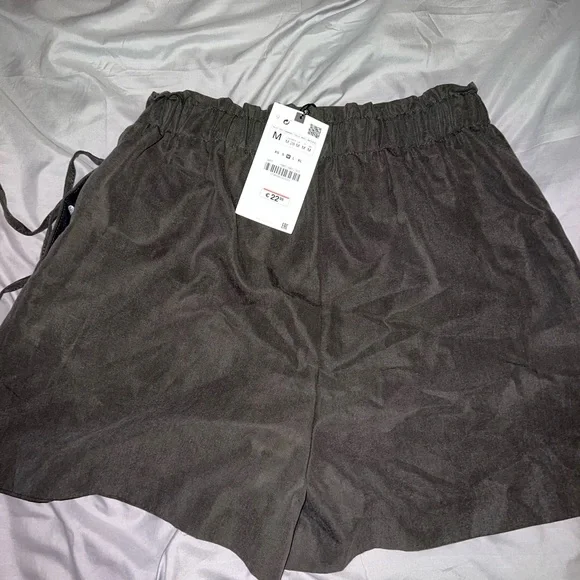 Camo green shorts - Picture 2 of 2